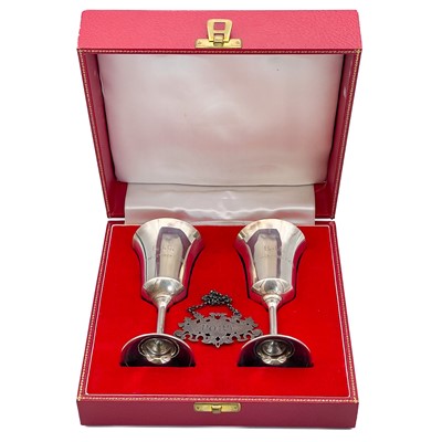 Lot 302 - A pair of modern silver wine goblets within fitted box.