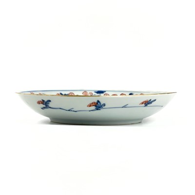 Lot 55 - A Chinese Armorial porcelain dish from the pit service, circa 1705.