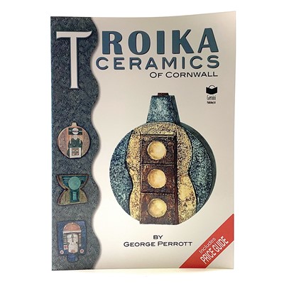 Lot 745 - Troika Ceramics of Cornwall