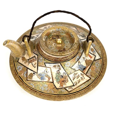 Lot 131 - A Japanese Satsuma sake pot, by Bizan, Meiji period.