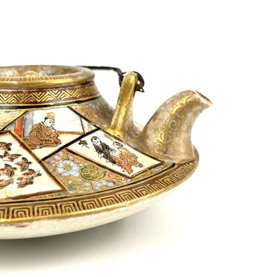 Lot 131 - A Japanese Satsuma sake pot, by Bizan, Meiji period.