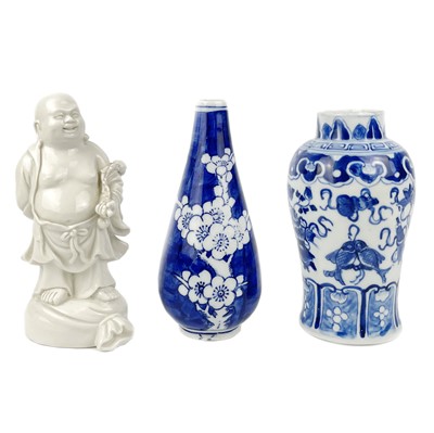 Lot 349 - A Chinese blue and white porcelain vase, circa 1900.