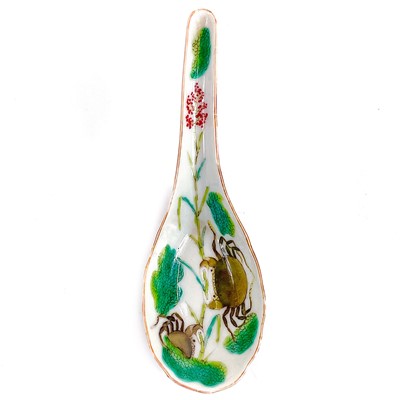 Lot 386 - A Chinese porcelain Famille verte spoon.