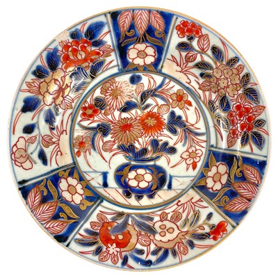 Lot 389 - An 18th century Chinese porcelain Imari dish.