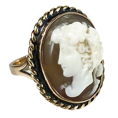 Lot 212 - A 19th century 9ct gold carved shell cameo ring.