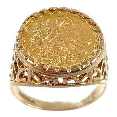 Lot 33 - A 9ct signet ring set with an Isle of Mann 1/20 ounce Angel 22ct coin.