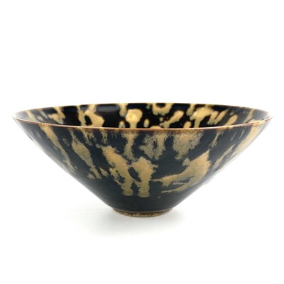 Lot 458 - A Chinese Jizhou kiln pottery bowl.