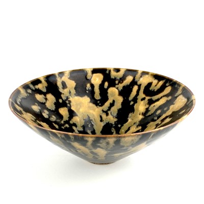 Lot 458 - A Chinese Jizhou kiln pottery bowl.