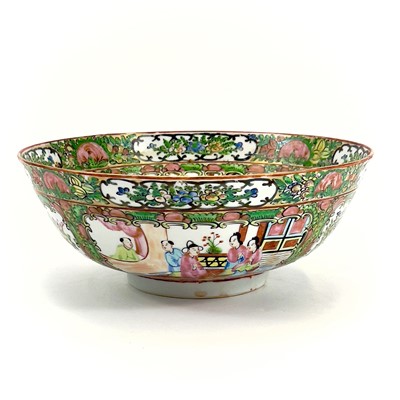 Lot 877 - A 20th century Chinese porcelain Cantonese bowl.