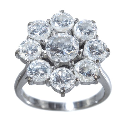 Lot 235 - An impressive 18ct white gold diamond cluster ring.