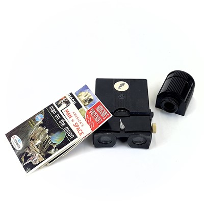 Lot 164 - A 3D View-master viewer together with many View-master reels.