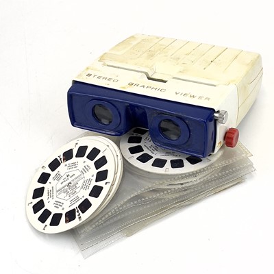 Lot 164 - A 3D View-master viewer together with many View-master reels.