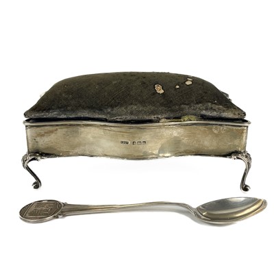 Lot 133 - An Edward VII silver pin cushion by F S Andrews.