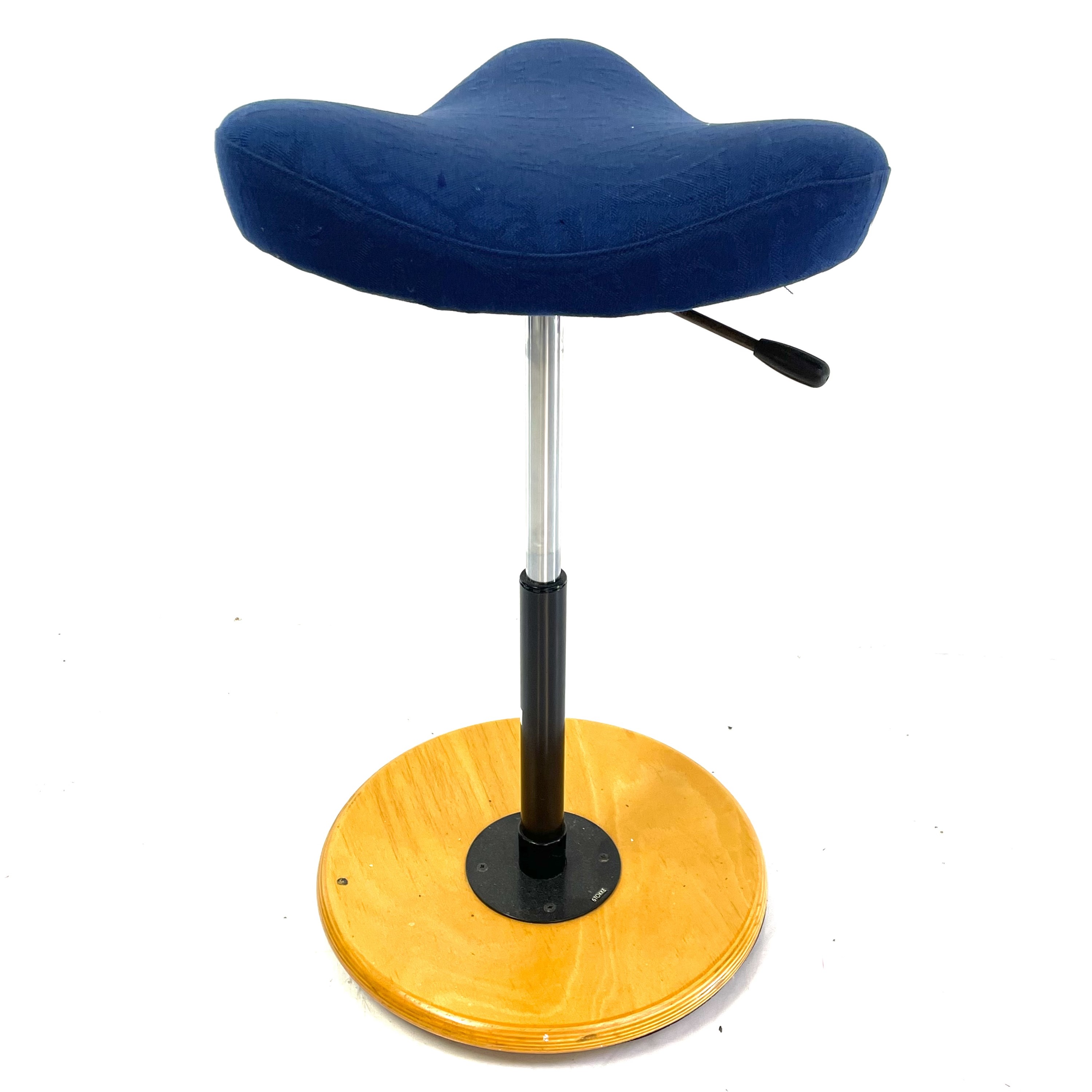 Balancing Stool Ropes Lot 534 - A Norwegian Stokke ergonomic balance stool.