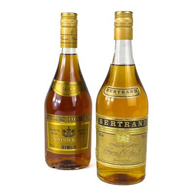 Lot 247 - A bottle of Martell Cognac VS.