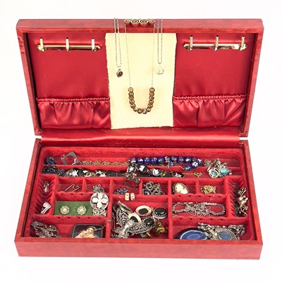 Lot 406 - A box of costume jewellery.