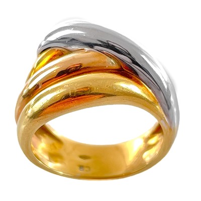 Lot 151 - A modern 18ct tri-colour gold band ring.