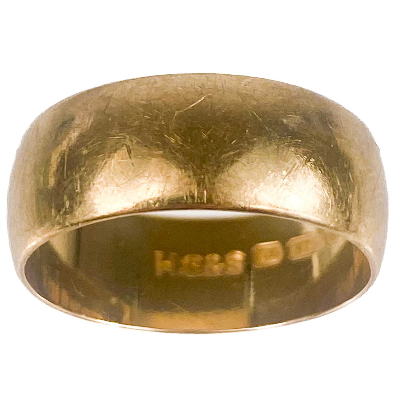 Lot 165 - A 9ct gold band ring.