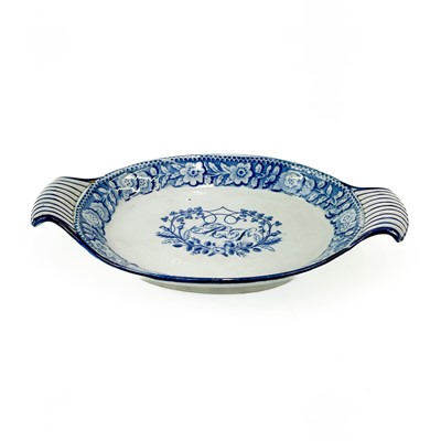 Lot 861 - A blue printed moulded pearlware stand.