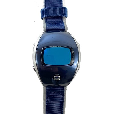 Lot 80 - A Pulsar Spoon W671-4100 digital quartz wristwatch.