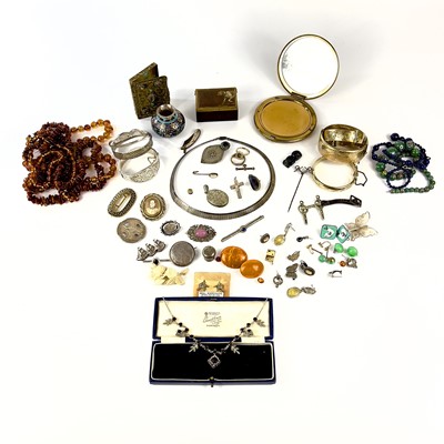 Lot 400 - A box of costume jewellery.