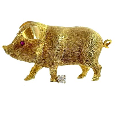 Lot 78 - A good modern 18ct gold novelty piglet brooch.