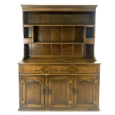 Lot 1886 - An early 20th century oak dresser.