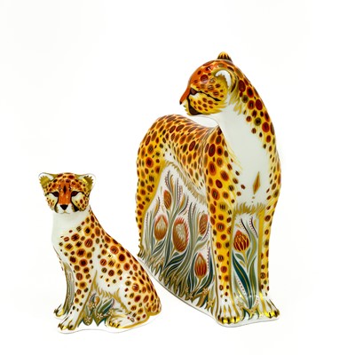 Lot 881 - A Royal Crown Derby Cheetah paperweight.