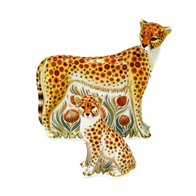 Lot 881 - A Royal Crown Derby Cheetah paperweight.