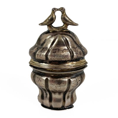 Lot 115 - An 18th century continental silver etui vinaigrette, with bird finial.