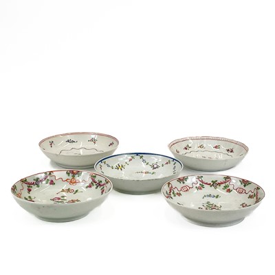 Lot 815 - 18th century and later English and Chinese porcelain tea bowls and saucers.