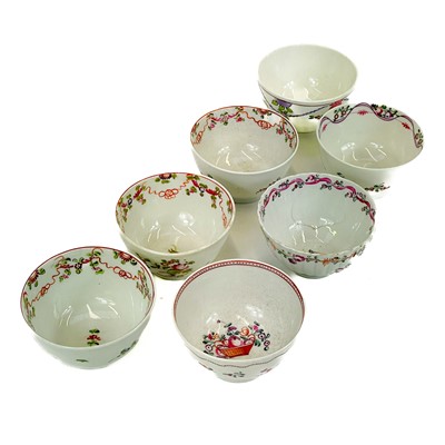 Lot 815 - 18th century and later English and Chinese porcelain tea bowls and saucers.