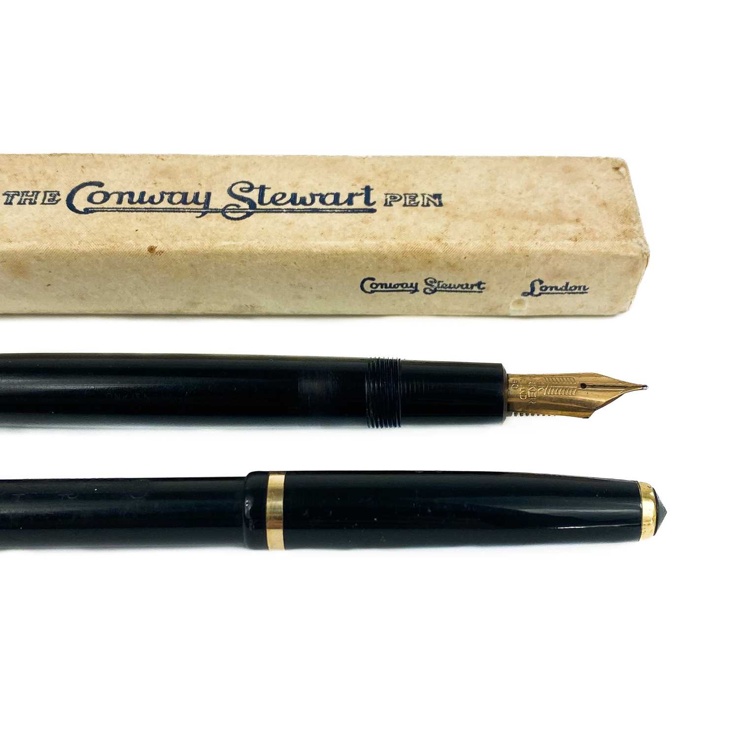 Lot 320 A Parker Maxima Duofold fountain pen with