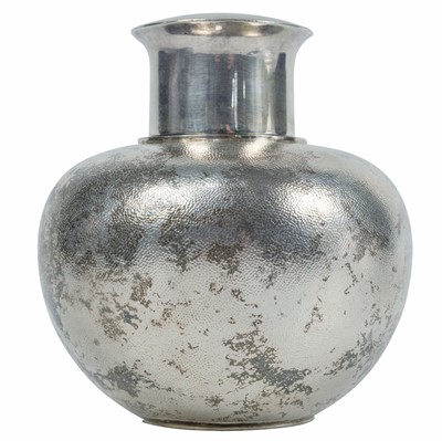 Lot 10 - A Chinese silver tea caddy, stamped 'Zeewo', Shanghai, circa 1920.