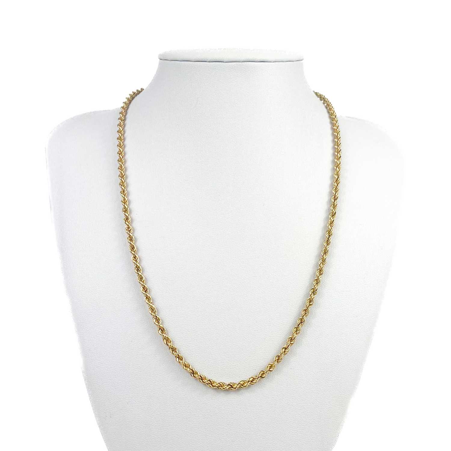 Lot 12 A 9ct rope twist necklace.