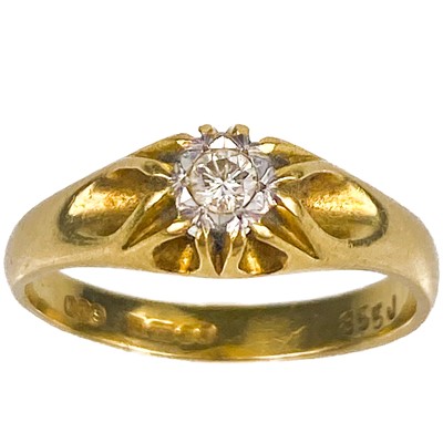 Lot 166 - An 18ct gold diamond set gentleman's single stone ring.