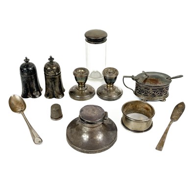 Lot 255 - A collection of silver items