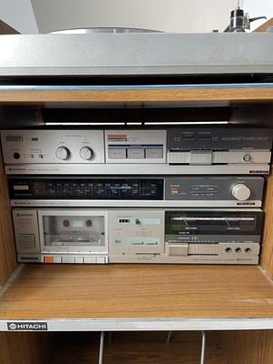 Lot 299 - Hitachi HI-FI.