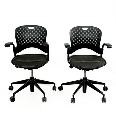 Lot 483 - A pair of Herman Miller Caper Multipurpose Task Chairs