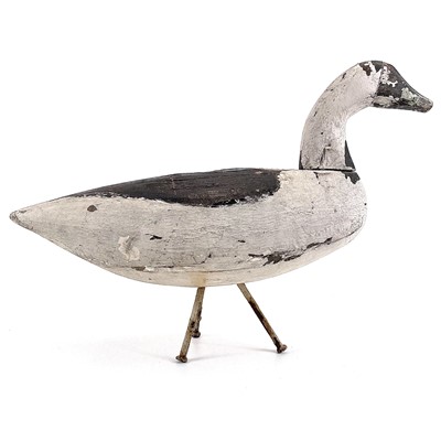 Lot 185 - A painted decoy duck.