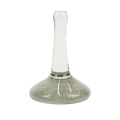 Lot 910 - A glass muller, with a ground base, and a pestle and mortar.