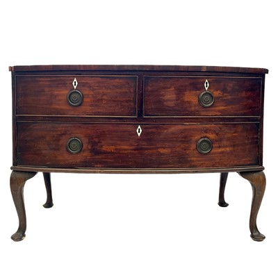 Lot 1907 - A mahogany low chest.