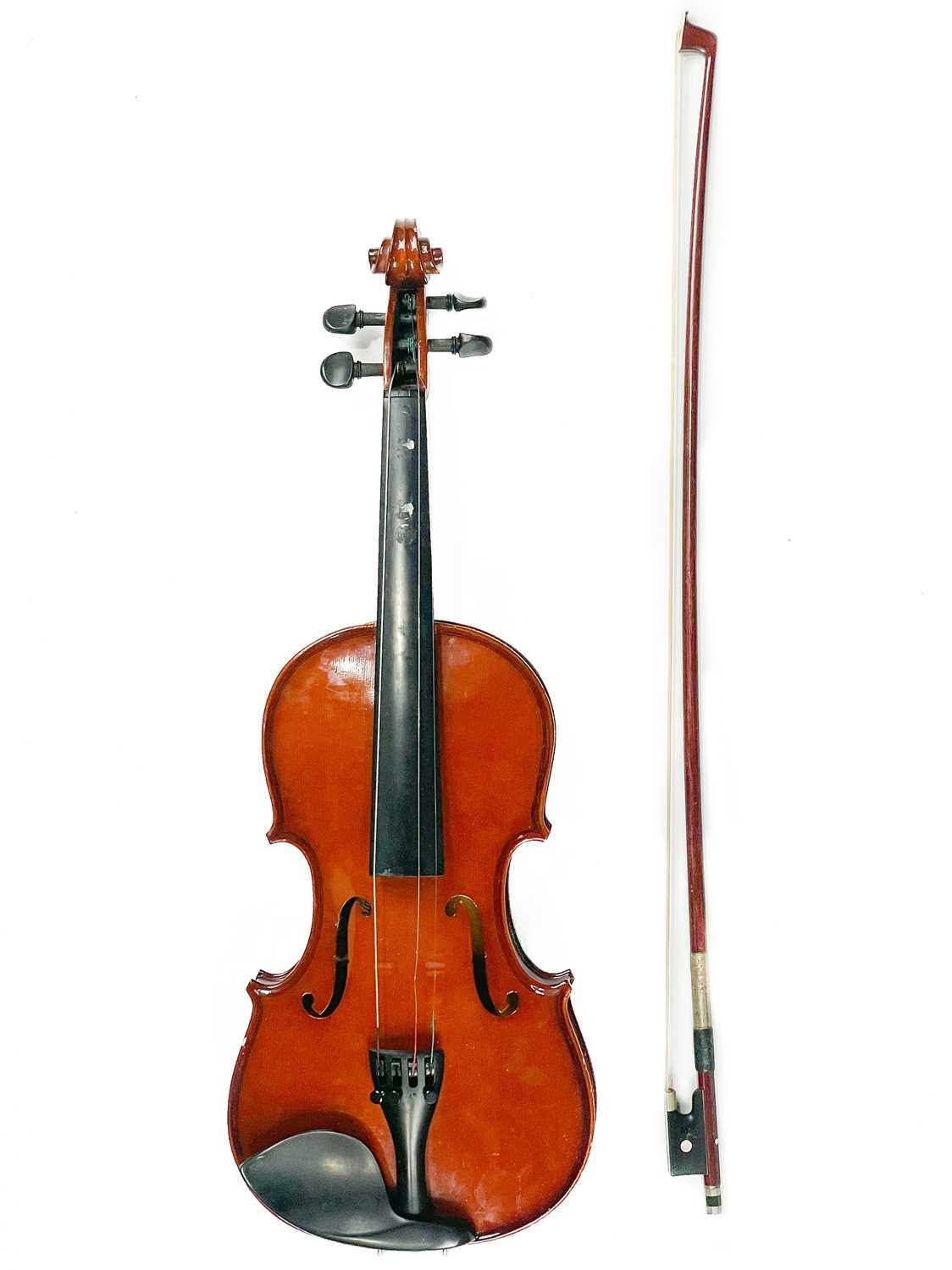 Lot 88 - An Alfred Stingl by Hofner violin and bow.