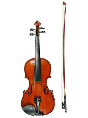 Lot 88 - An Alfred Stingl by Hofner violin and bow.