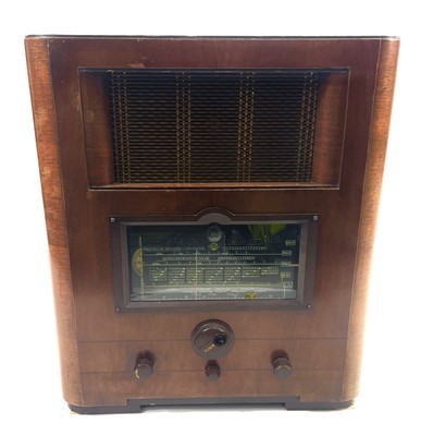 Lot 256 - A 1930s G Marconi model 858 valve radio receiver.