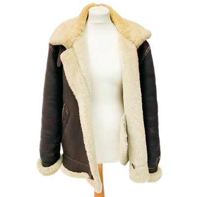 Lot 1621 - A sheepskin aviator's style flying jacket.