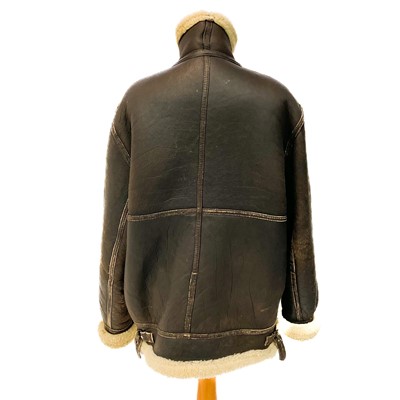 Lot 1621 - A sheepskin aviator's style flying jacket.