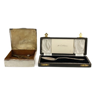 Lot 135 - A cased christening spoon by Lanson Ltd.