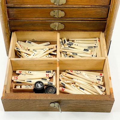 Lot 88 - A bamboo mahjong set.