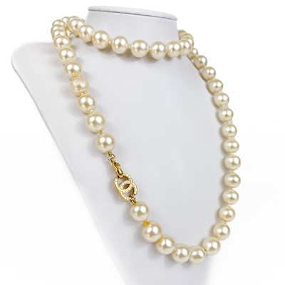 Lot 337 - A Chanel faux pearl necklace.